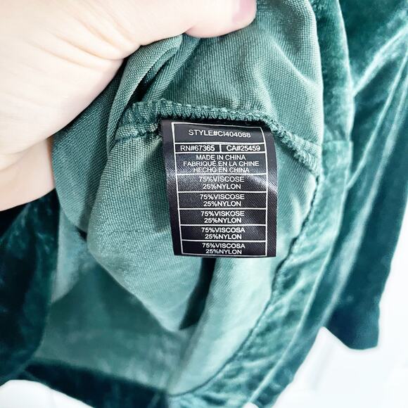 Cupcakes & Cashmere Anthropologie Christel Romantic Velvet Top - Picture 5 of 7